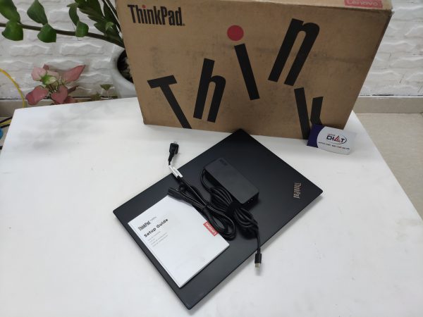 ThinkPad T490s i5