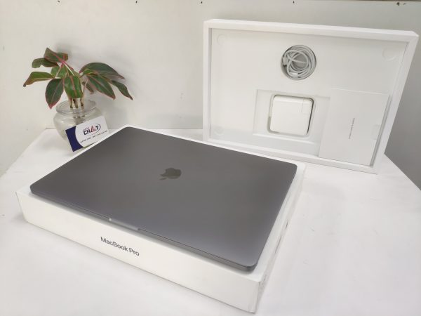 MacBook Pro 16 inch i7-2