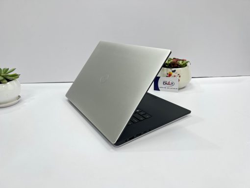 Dell XPS 15 7590-4