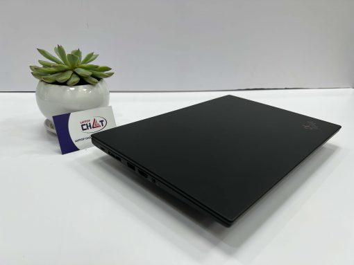 ThinkPad X1 Carbon Gen 8-3