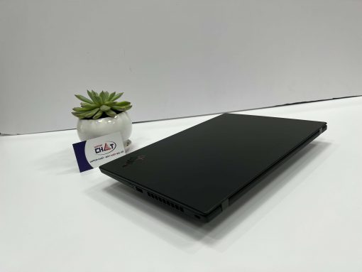 ThinkPad X1 Carbon Gen 8-4