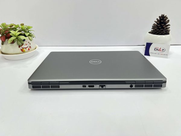 Dell Precision 7560 -3
