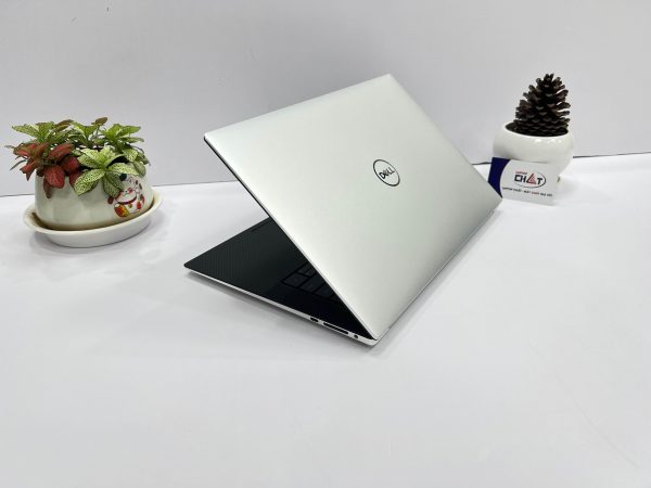 Dell XPS 9520 -4